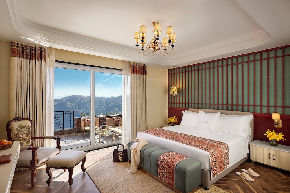 Superior Room, 1 Queen Bed (Premium Room)