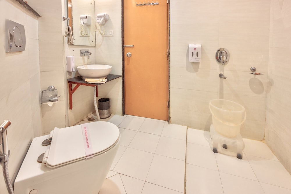 Executive Room - Photo 7