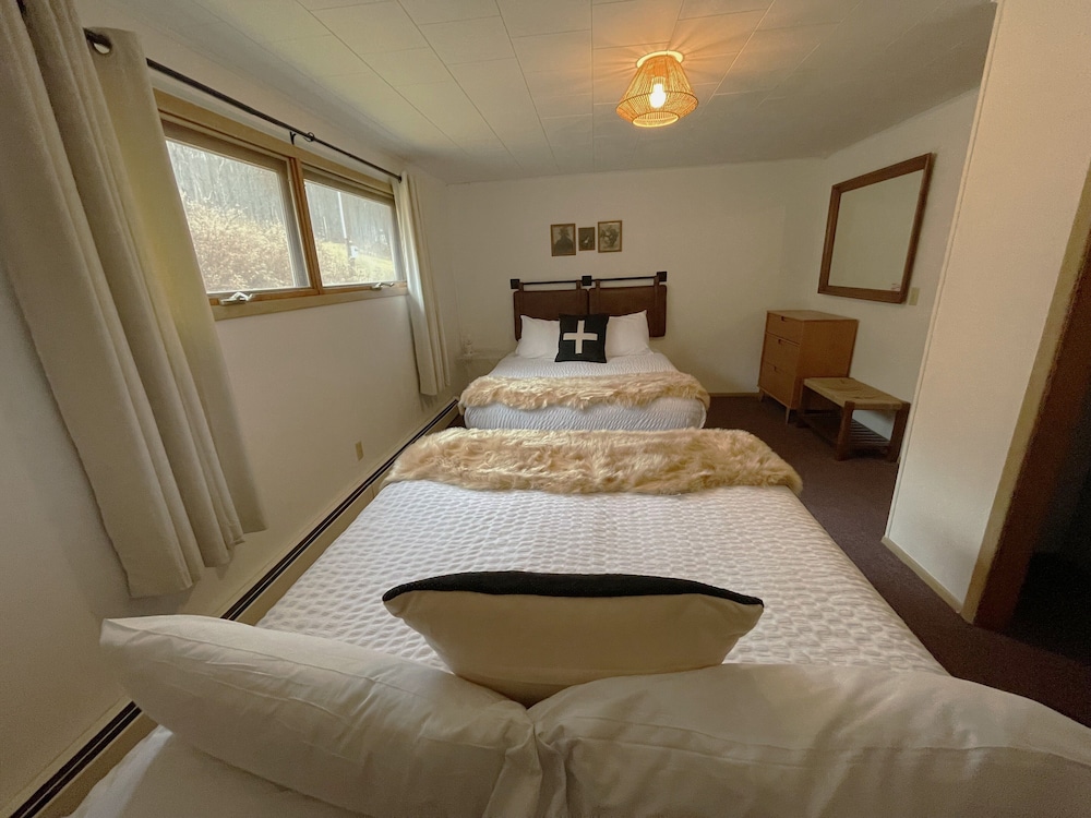 Deluxe Suite, 2 Queen Beds, Kitchen photo 1
