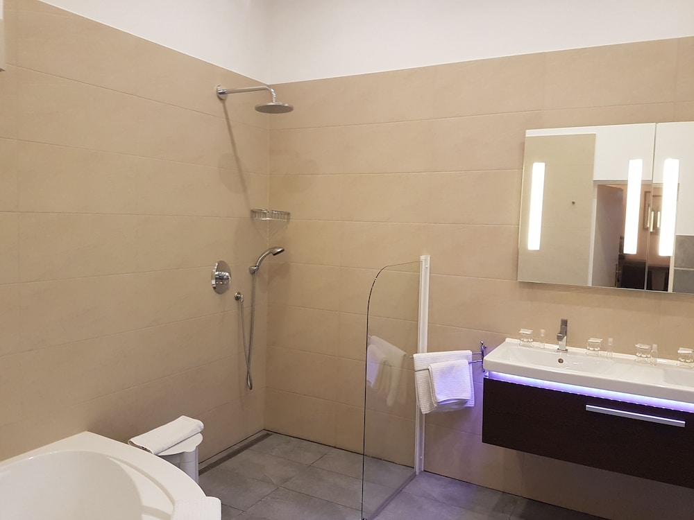 Superior Apartment (2 rooms, 3 persons)