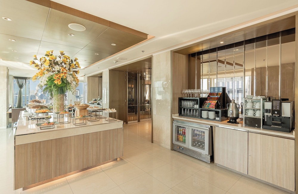 Executive Superior Sky Mahanakhon with Lounge Access