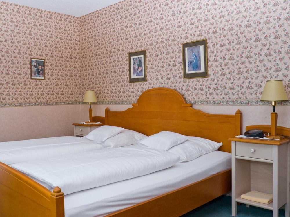 Economy Double Room photo 3