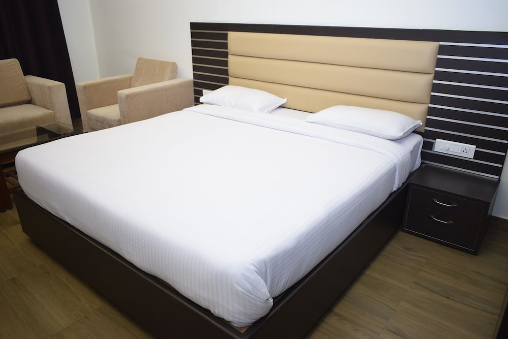 Executive Room - Photo 1