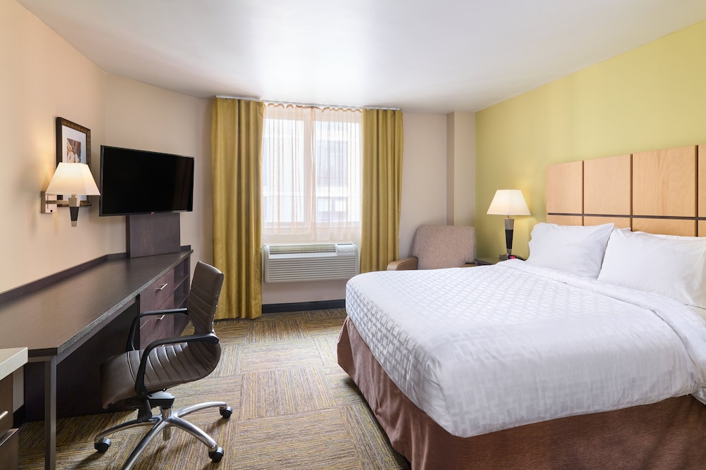 Studio Suite, 1 Queen Bed, City View thumbnail 5