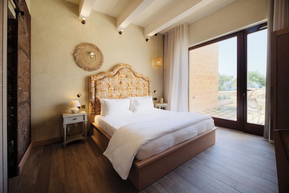 Deluxe Double or Twin Room photo 1