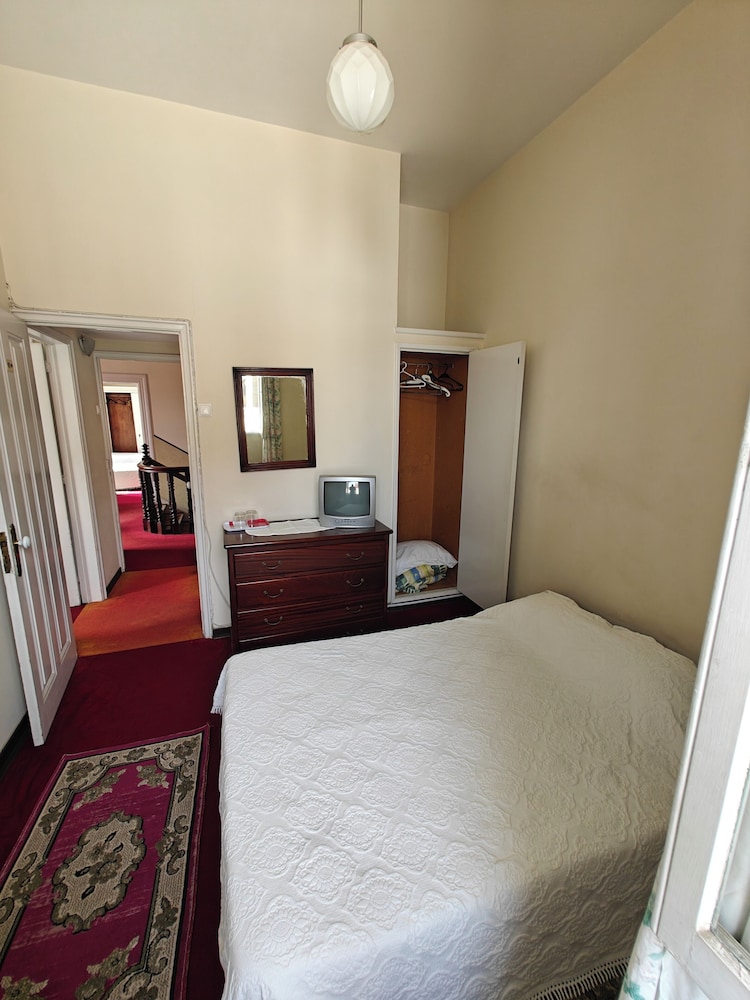 Economy Double Room photo 2