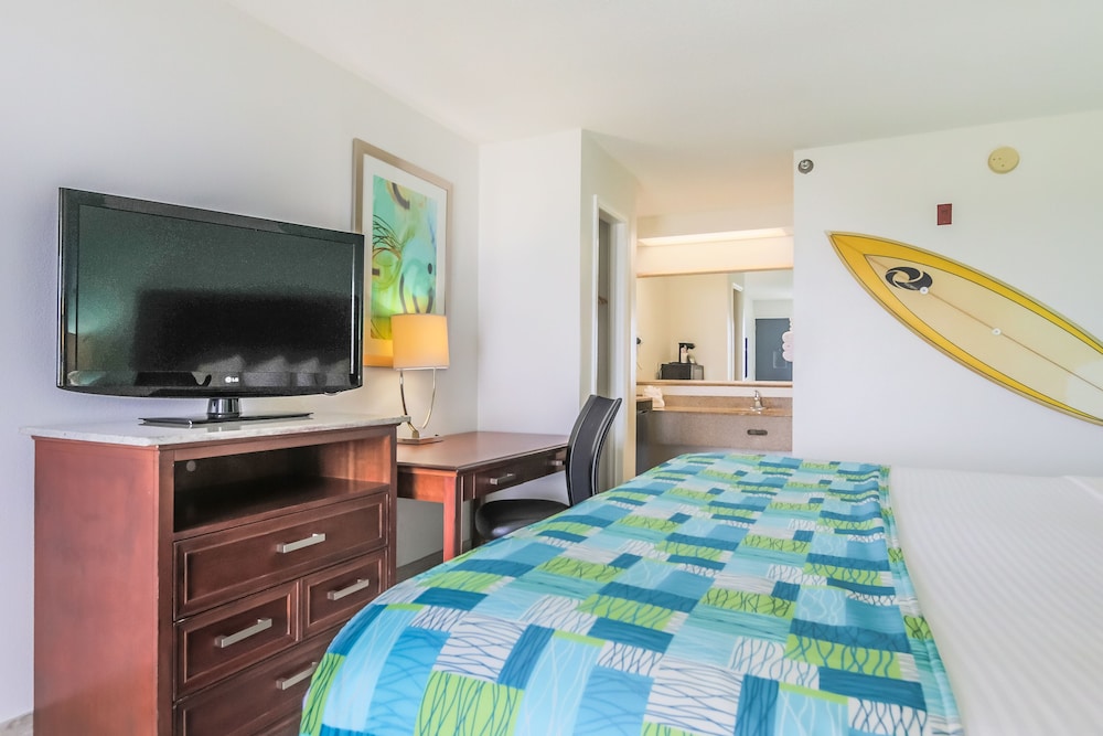 Room, 1 King Bed, Ground Floor - Photo 3