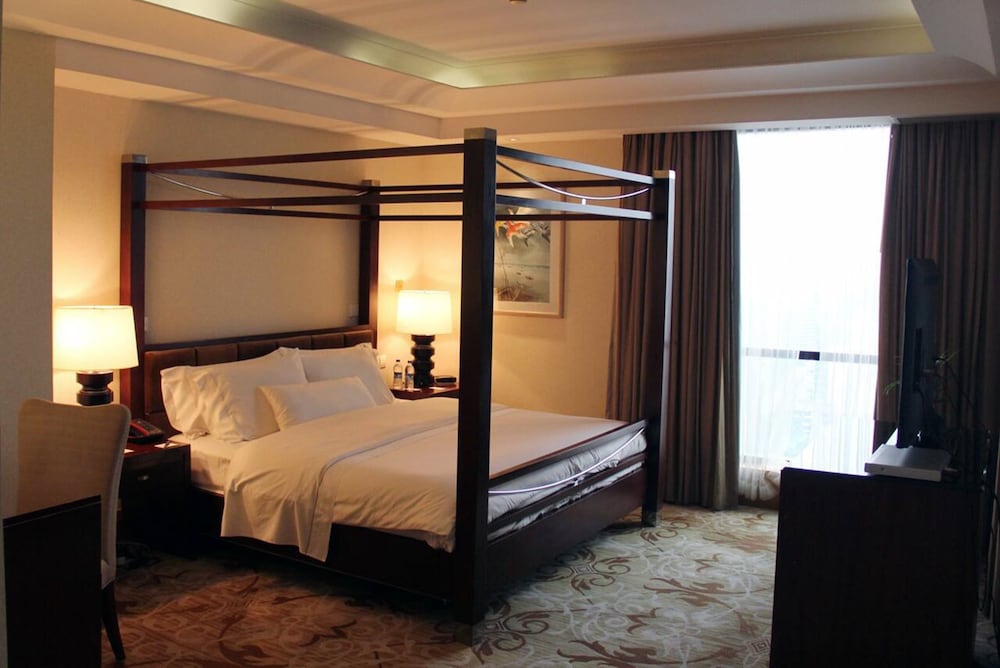 Presidential Suite, 1 King Bed with Sofa bed, City View, Poolside (City View) - Photo 1