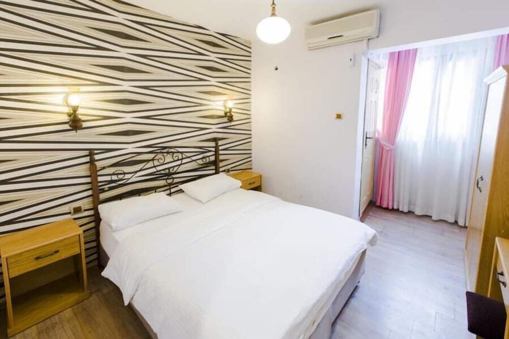 Standard Double Room Single Use, 1 Double Bed, Ensuite photo 1