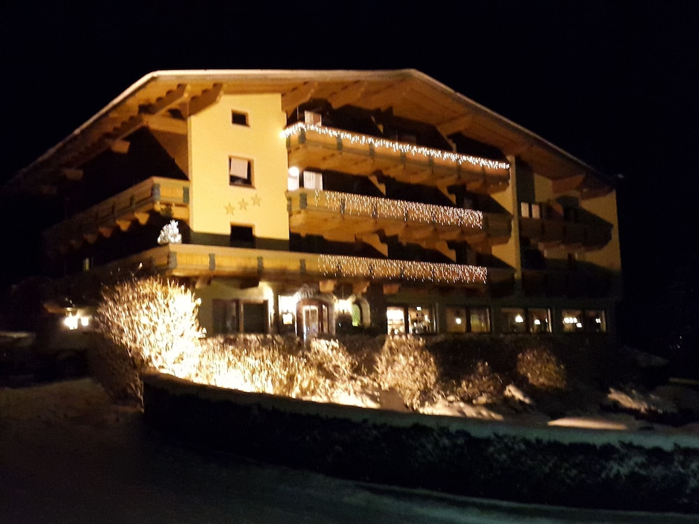 Comfort Double Room, Balcony, Mountain View (Falkennest Tirol) photo 2