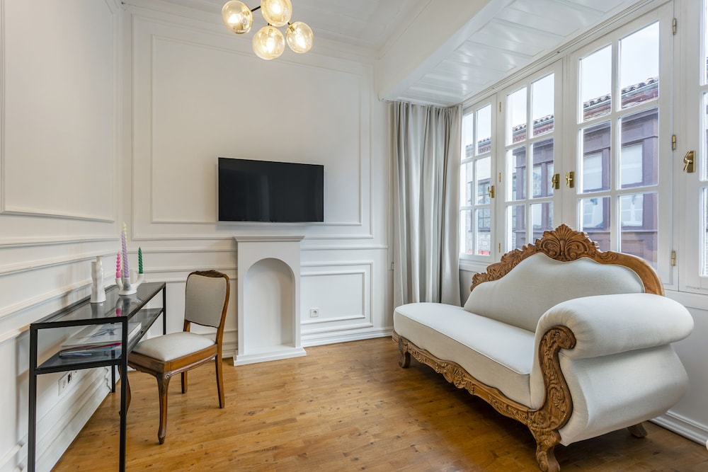 Royal Studio Suite