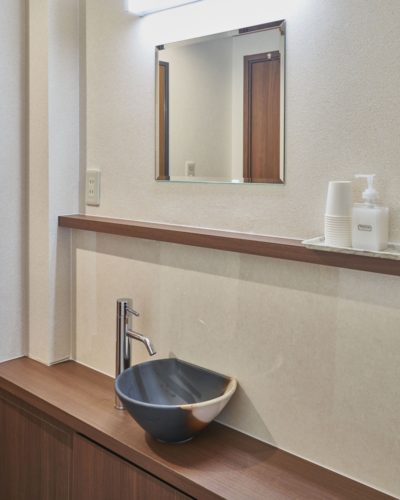 Japanese-Style Room, Shared Bathroom (7 Tatami Mats)