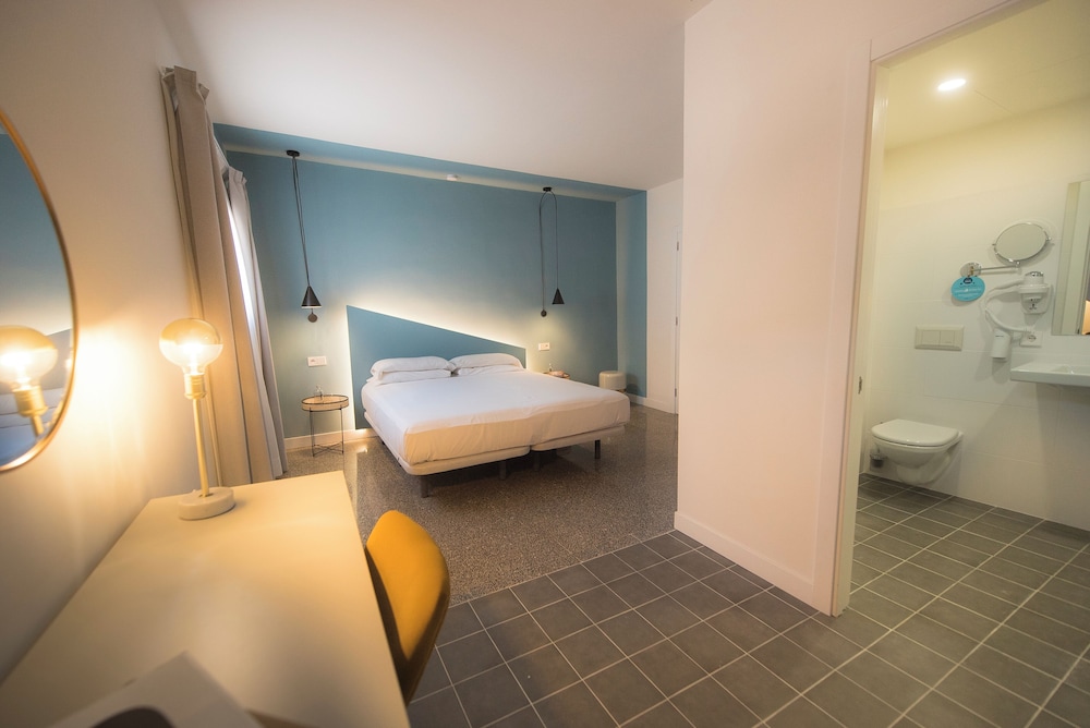 Classic Double Room - Photo 1