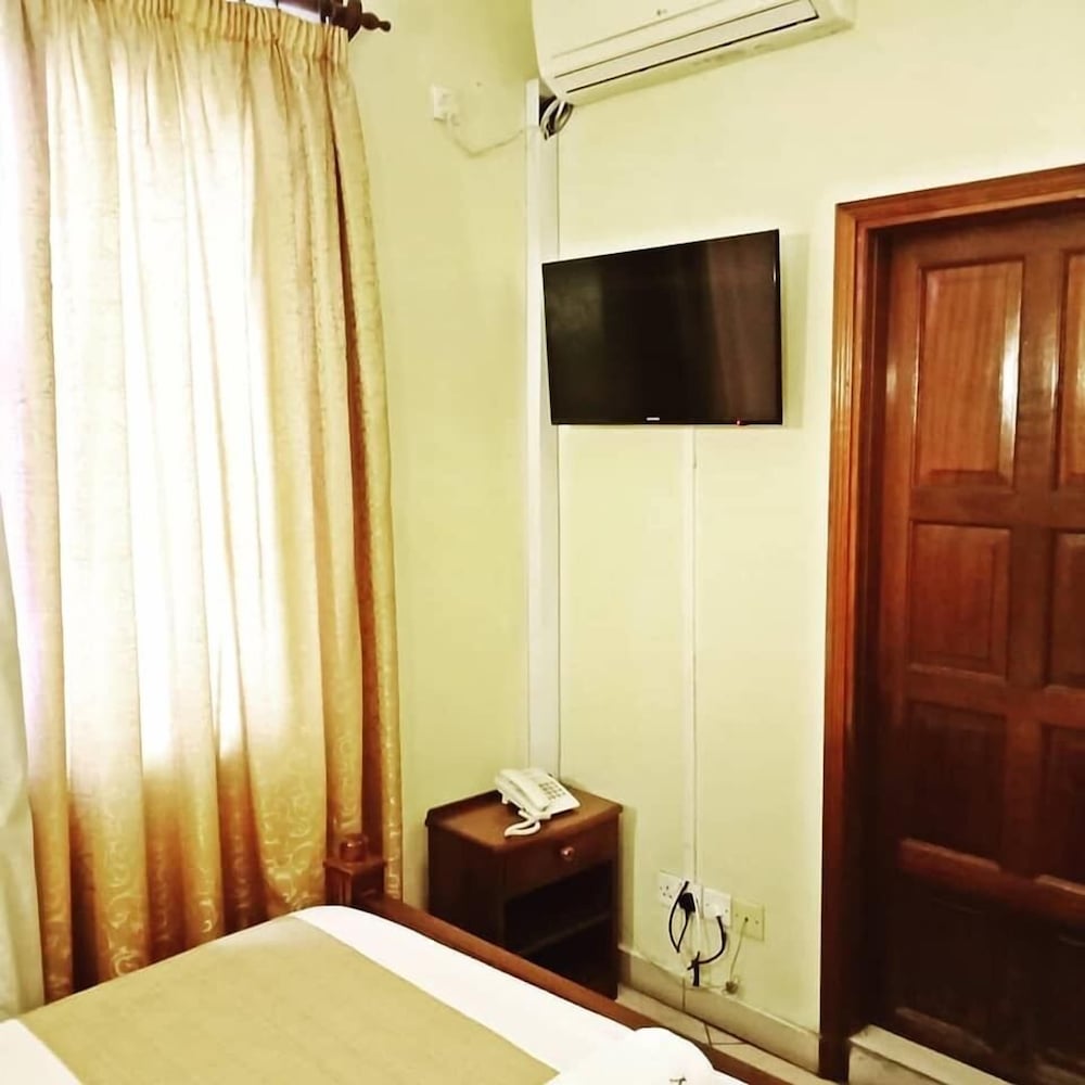 Double Room - Photo 2