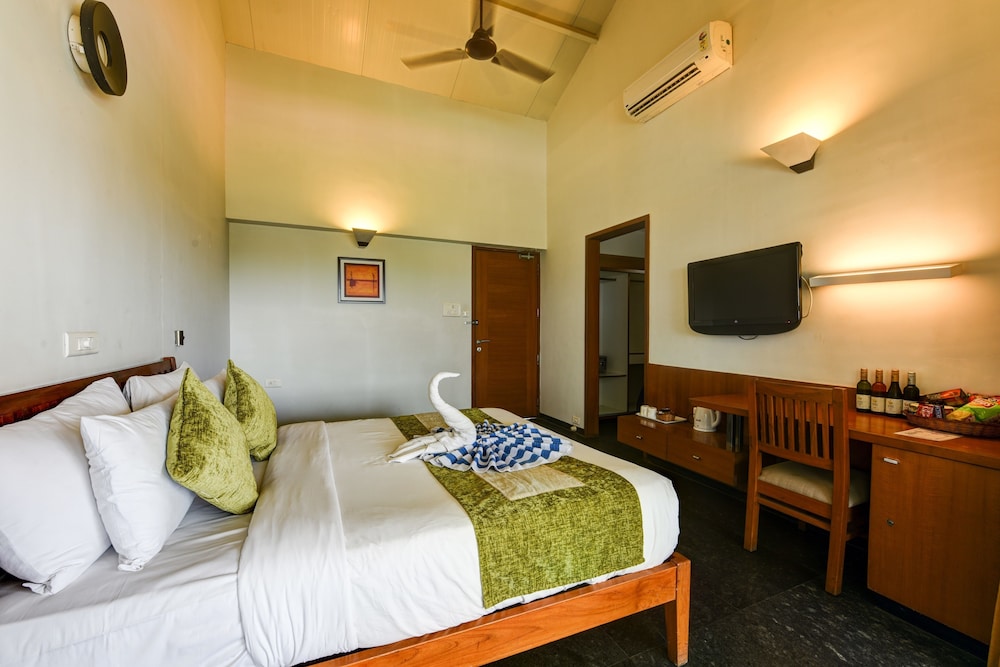 Deluxe Room, 1 Bedroom, Balcony, Garden View photo 2