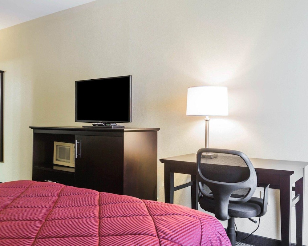 Suite, 2 Queen Beds, Non Smoking photo 2