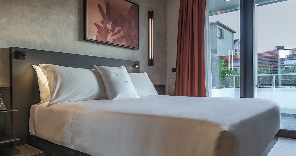 Deluxe Double Room, 1 Queen Bed, Terrace, Tower photo 1