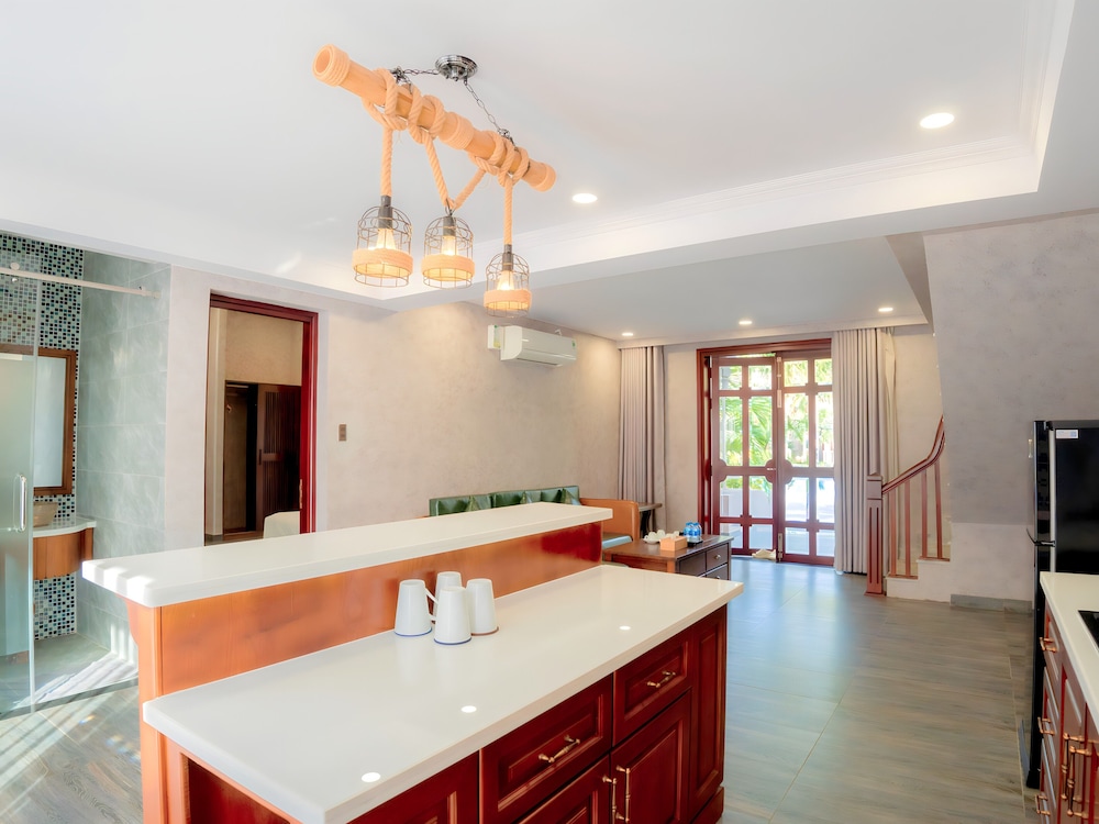 Villa, 2 Bedrooms - Photo 2