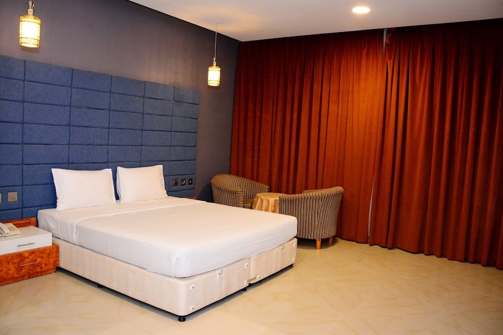 Deluxe Double or Twin Room photo 1
