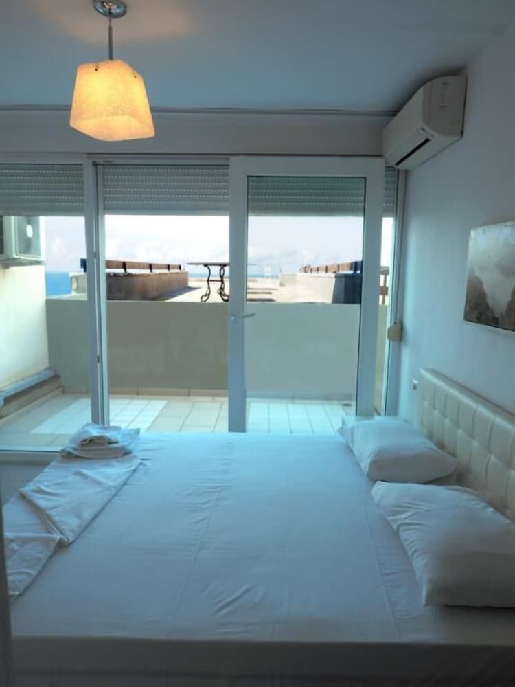 Standard Double Room, 1 Double Bed, Beach View photo 2