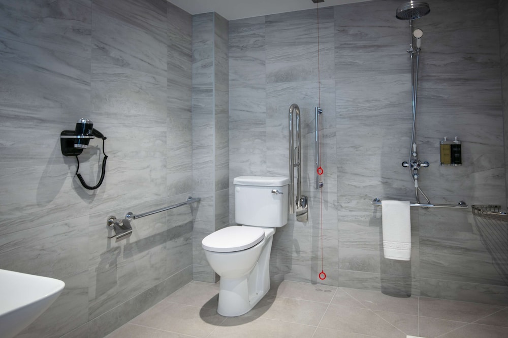 Standard Room, 1 Double Bed, Accessible, Non Smoking (Walk-In Shower) - Photo 1