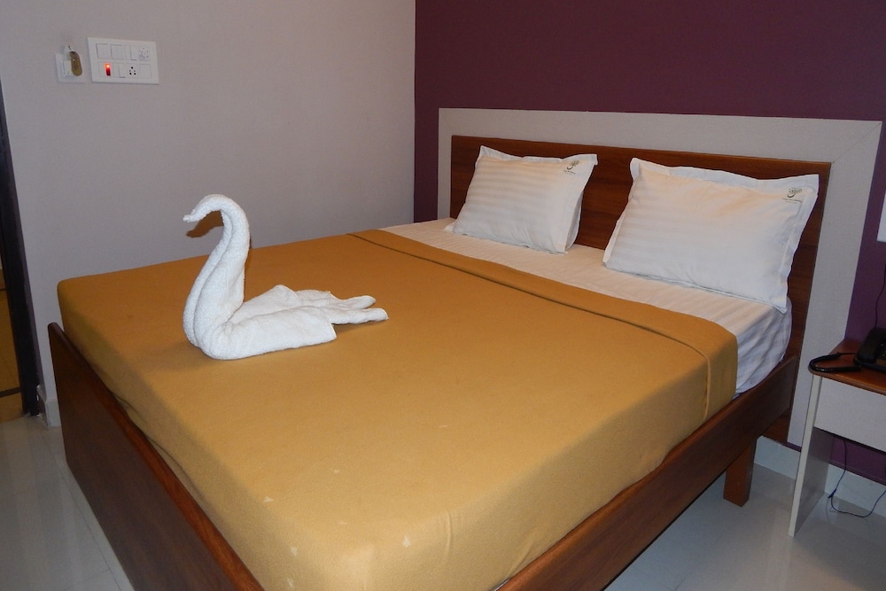 Basic Room, 1 Double Bed, City View