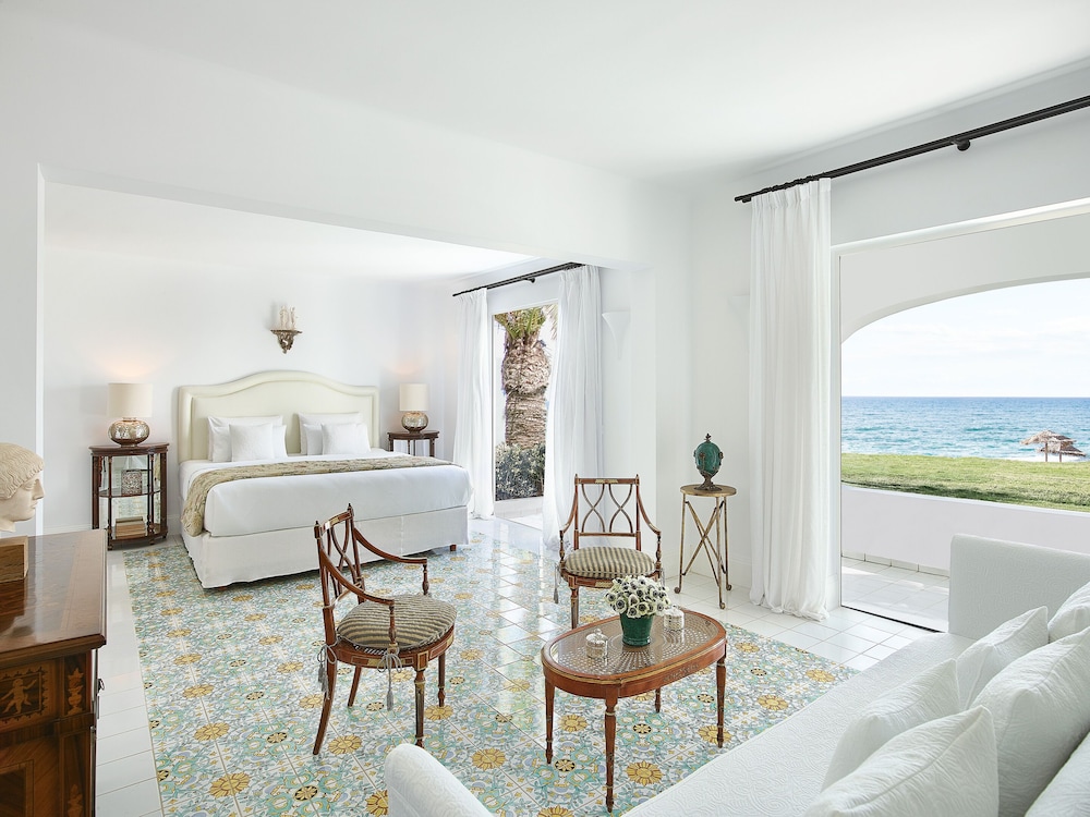 4 Bedroom Beach Villa Seafront