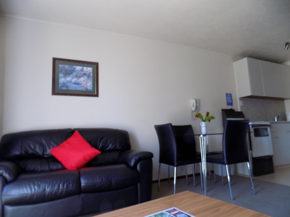 Deluxe Super King Studio, with Extra Bedroom, photo 6