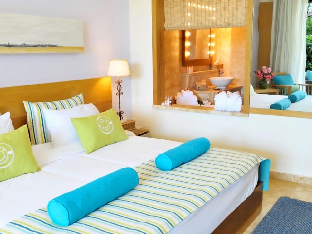 Honeymoon Room
