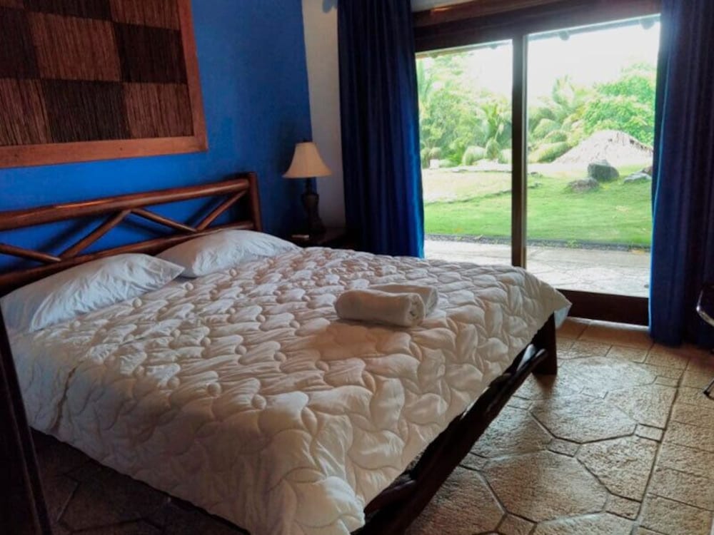 Standard 1 King Bed #5