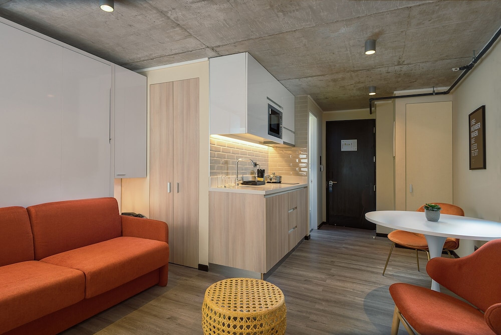 Business Studio (Sofa) - Photo 6