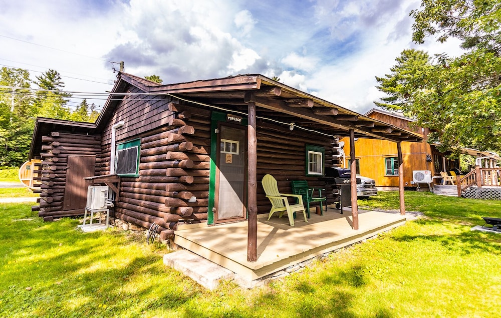 One bedroom studio with kitchette photo 2