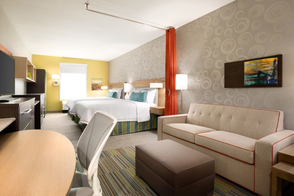 Studio, 2 Queen Beds, Accessible, Bathtub (Mobility & Hearing) photo 2