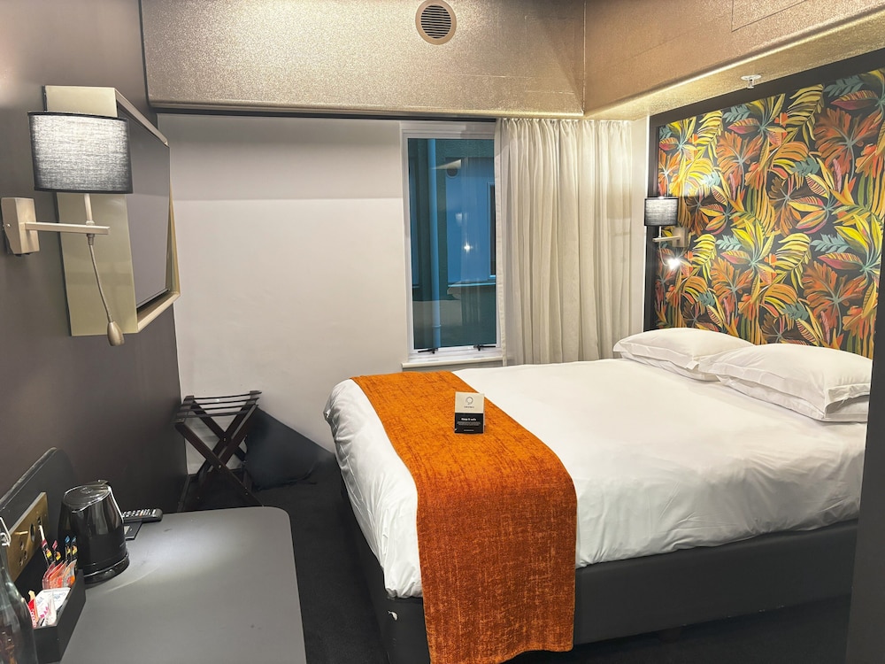 Standard Room (Queen) - Photo 3