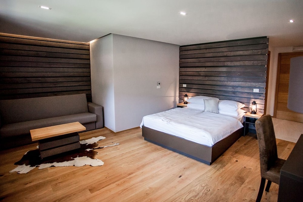 Comfort Double Room, 1 King Bed with Sofa bed, Fireplace photo 2