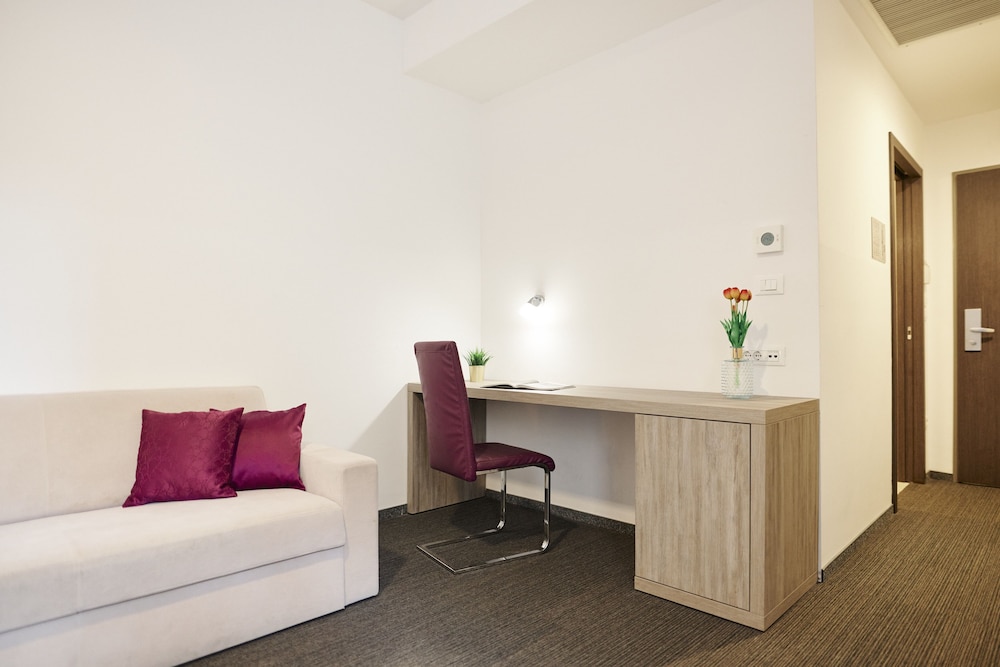 Superior Double or Twin Room photo 3
