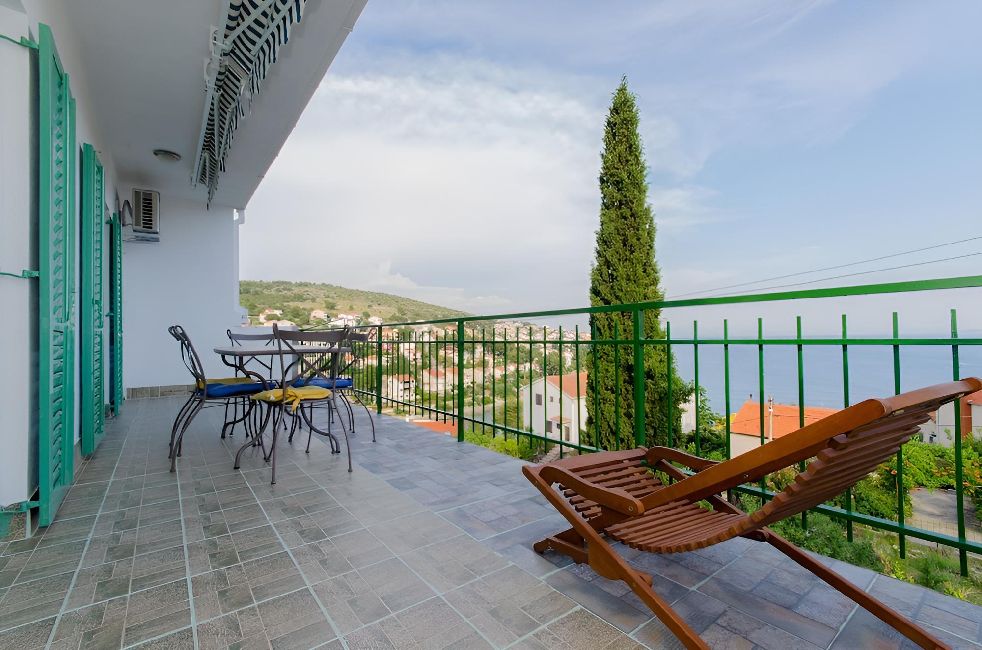 Apartment (Vinko - 80 m from beach - A2(4+2)) photo 3