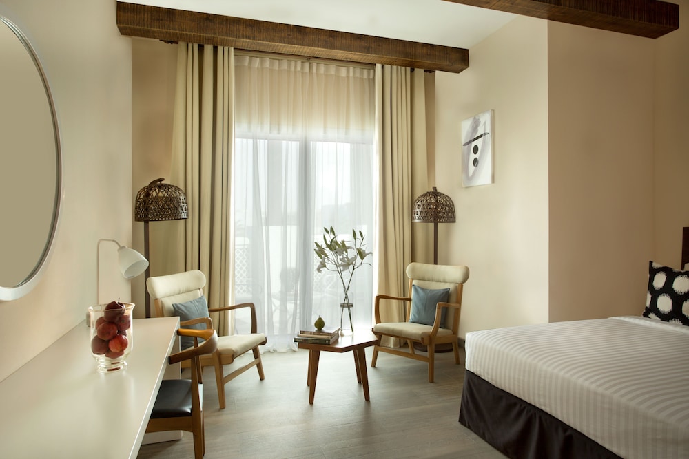 Deluxe Double Room, 1 Queen Bed photo 2