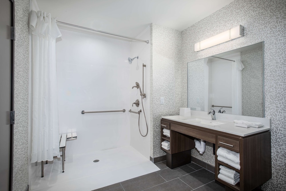 Suite, 1 King Bed, Accessible (Mobility & Hearing, Roll-In Shower)