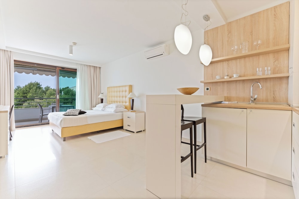 Superior Studio Suite, Balcony, Sea View photo 1