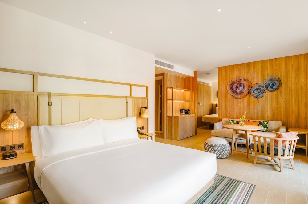 Suite, 2 Bedrooms (Playground View) - Photo 13