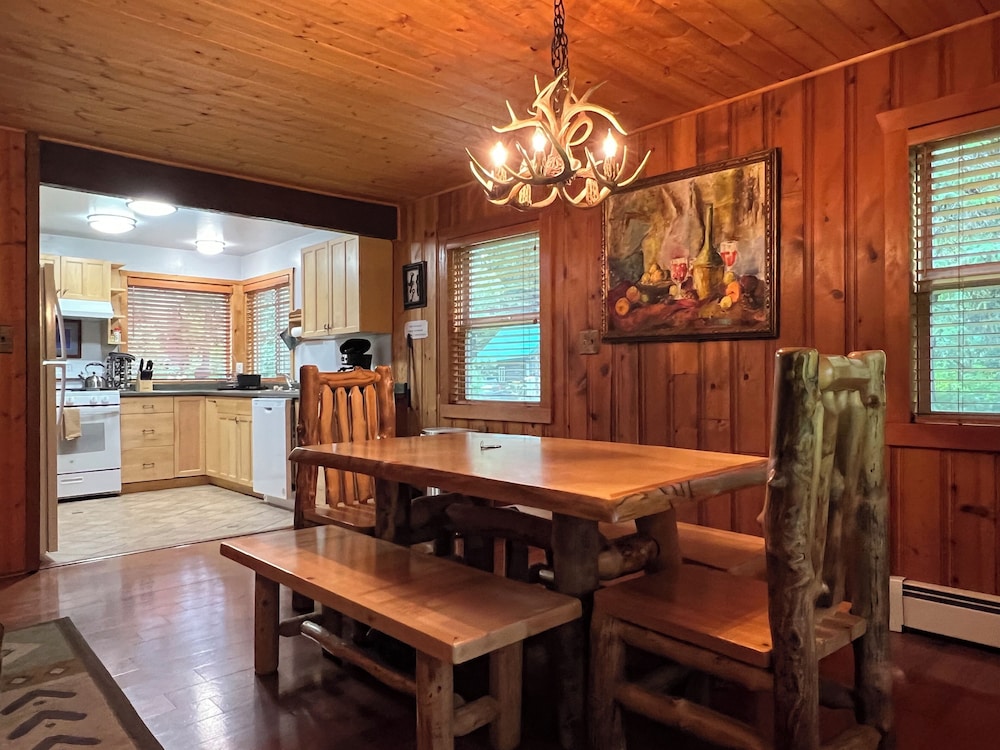 Homestead Cabin photo 2