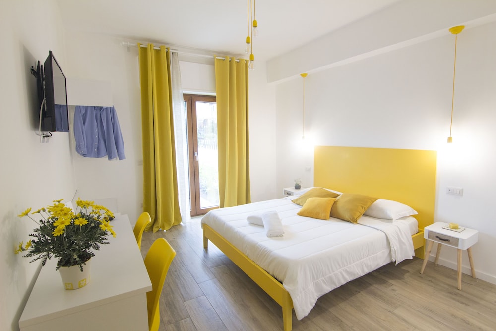 Exclusive Double Room, Accessible, Garden View (Leucosia)