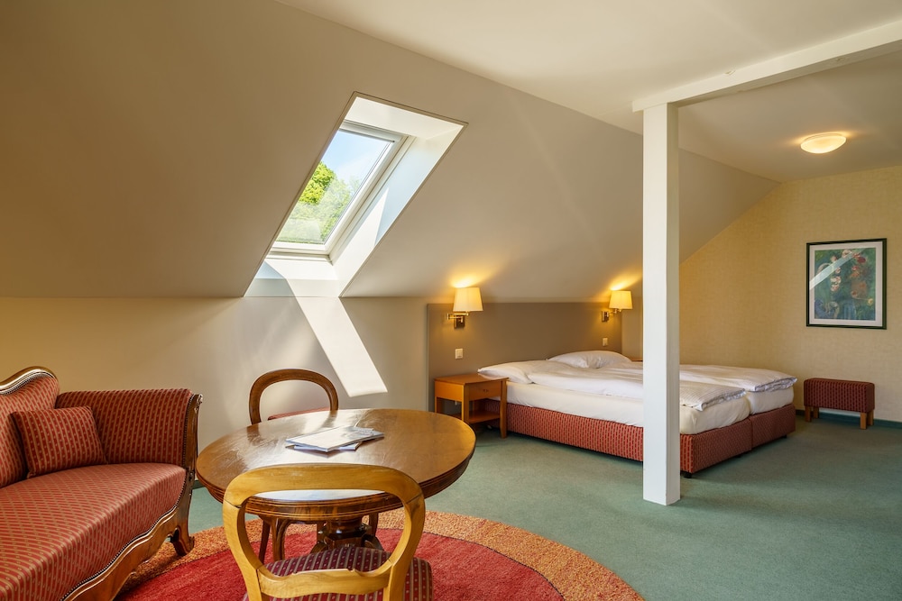Junior Suite, Lake View photo 2