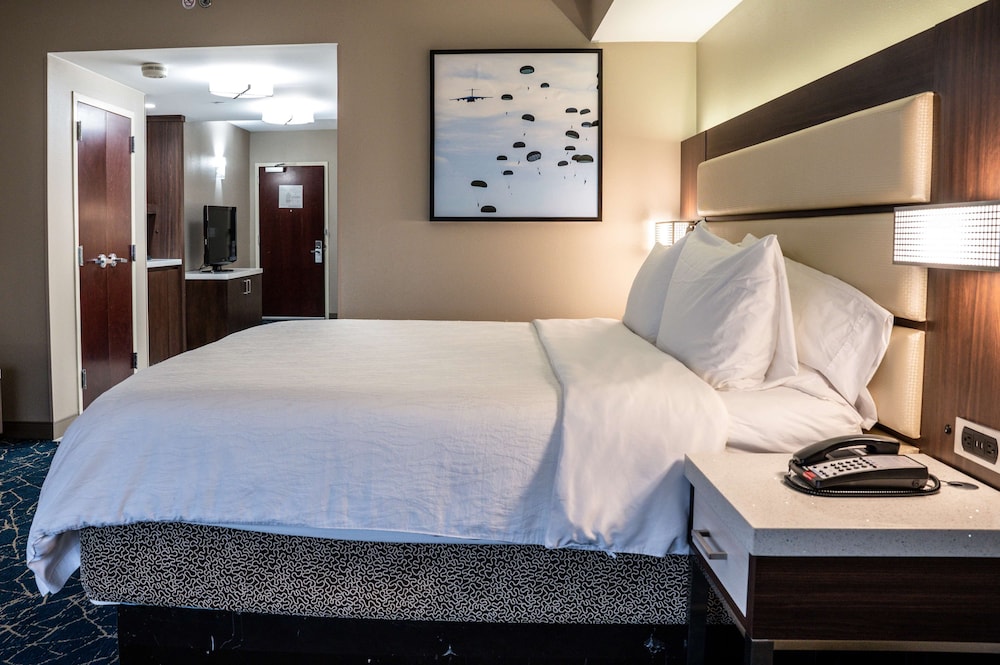 1 King Bedroom Suite with Sofa bed - Photo 6