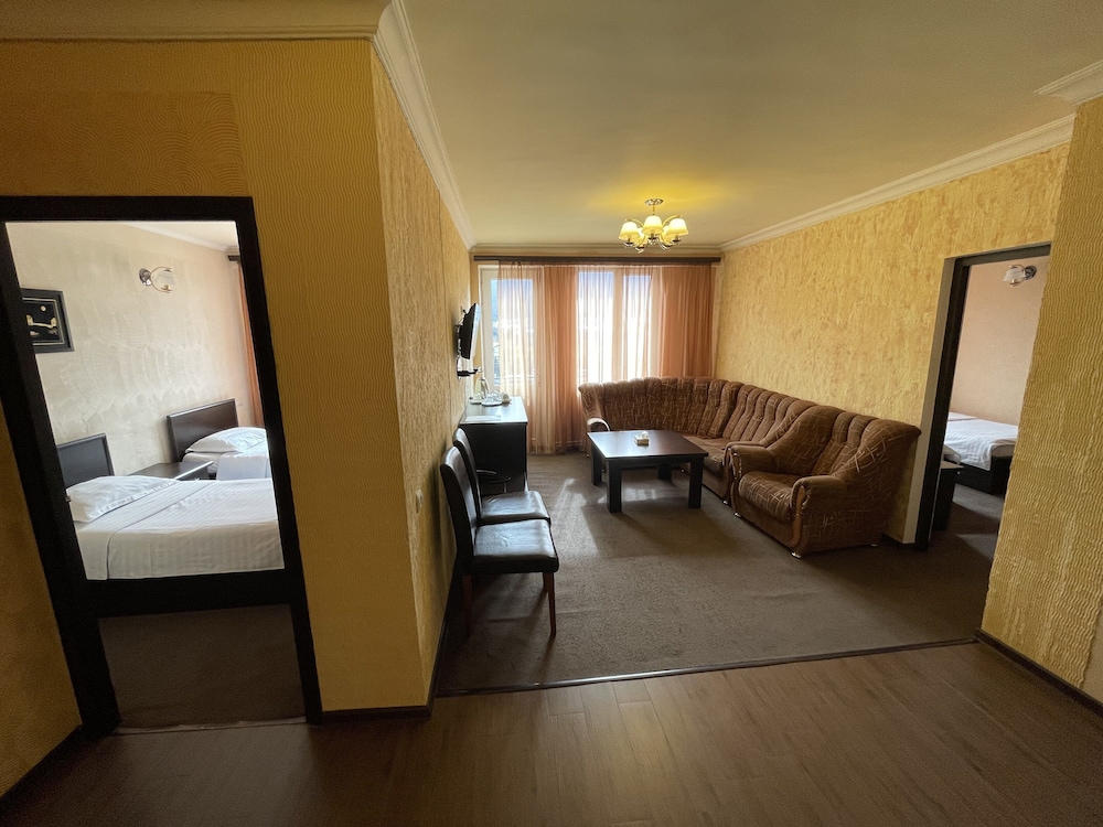 Family Quadruple Room photo 1