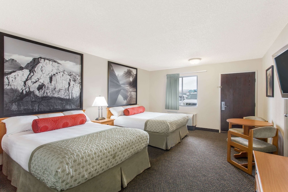 Suite, 2 Queen Beds, Non Smoking