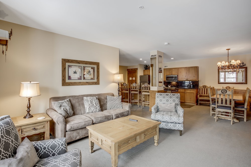 Condo, 3 Bedrooms