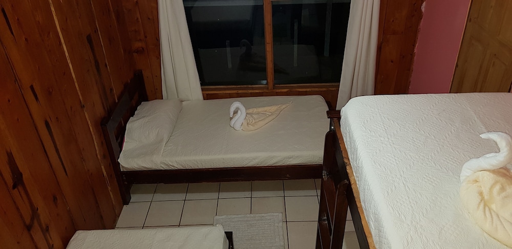 Habitacion #5, quintuple con bano privado photo 3