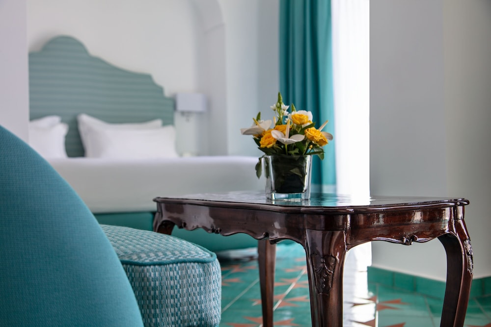 Junior Double or Twin Room, Sea View - Photo 2